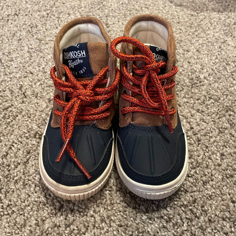 Oshkosh boots 7